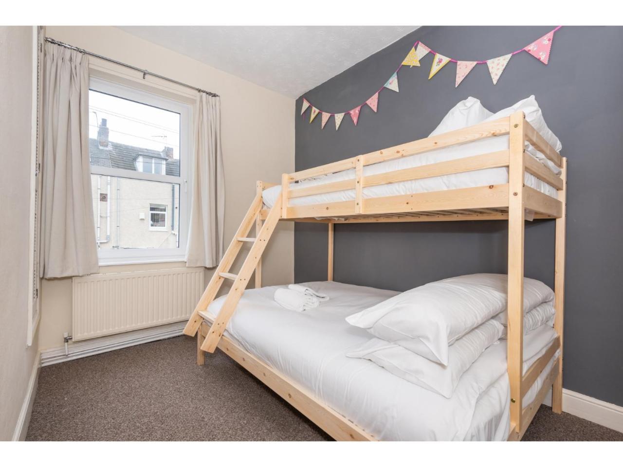 Beautiful 2 Bed With Free Parking - Pass The Keys Appartamento York Esterno foto