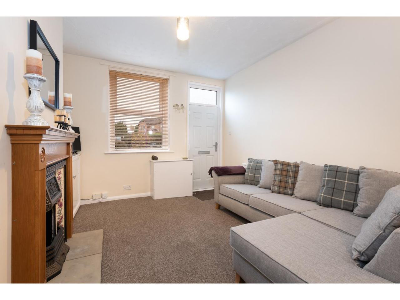Beautiful 2 Bed With Free Parking - Pass The Keys Appartamento York Esterno foto