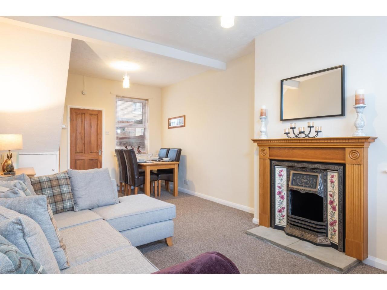 Beautiful 2 Bed With Free Parking - Pass The Keys Appartamento York Esterno foto