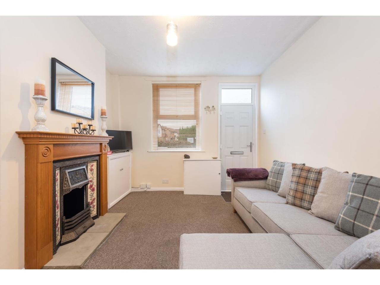 Beautiful 2 Bed With Free Parking - Pass The Keys Appartamento York Esterno foto